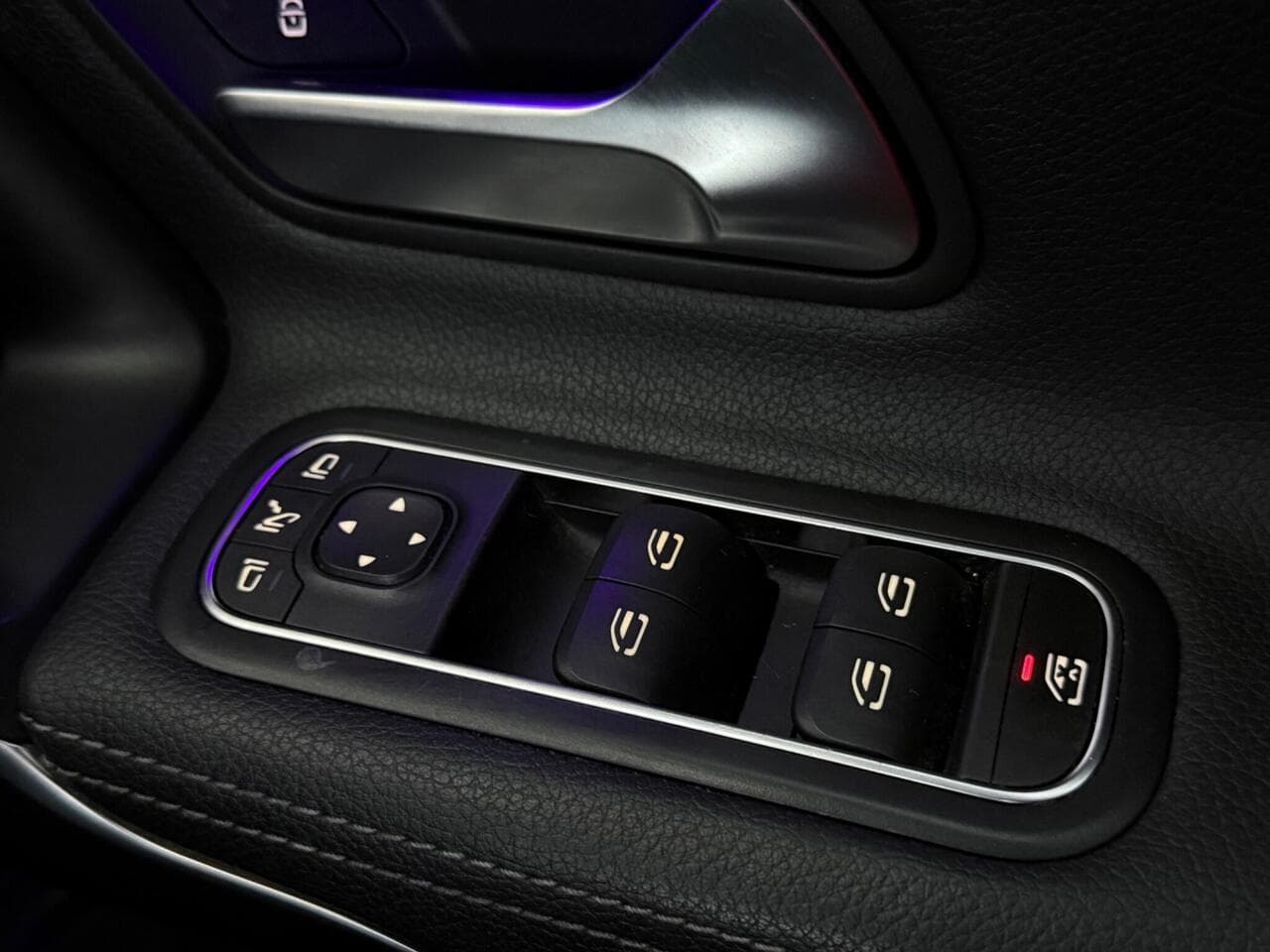 Mercedes-Benz A Class thumbnail Misc Controls