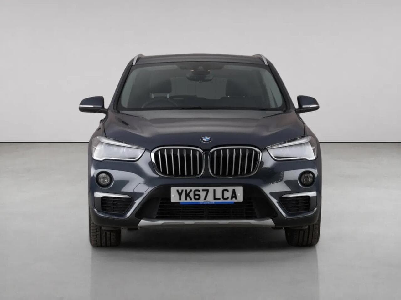 BMW X1 thumbnail Front