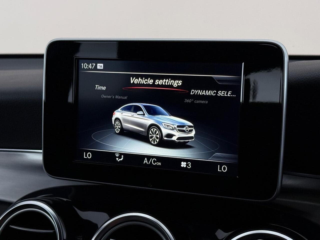 Mercedes-Benz GLC thumbnail Infotainment System