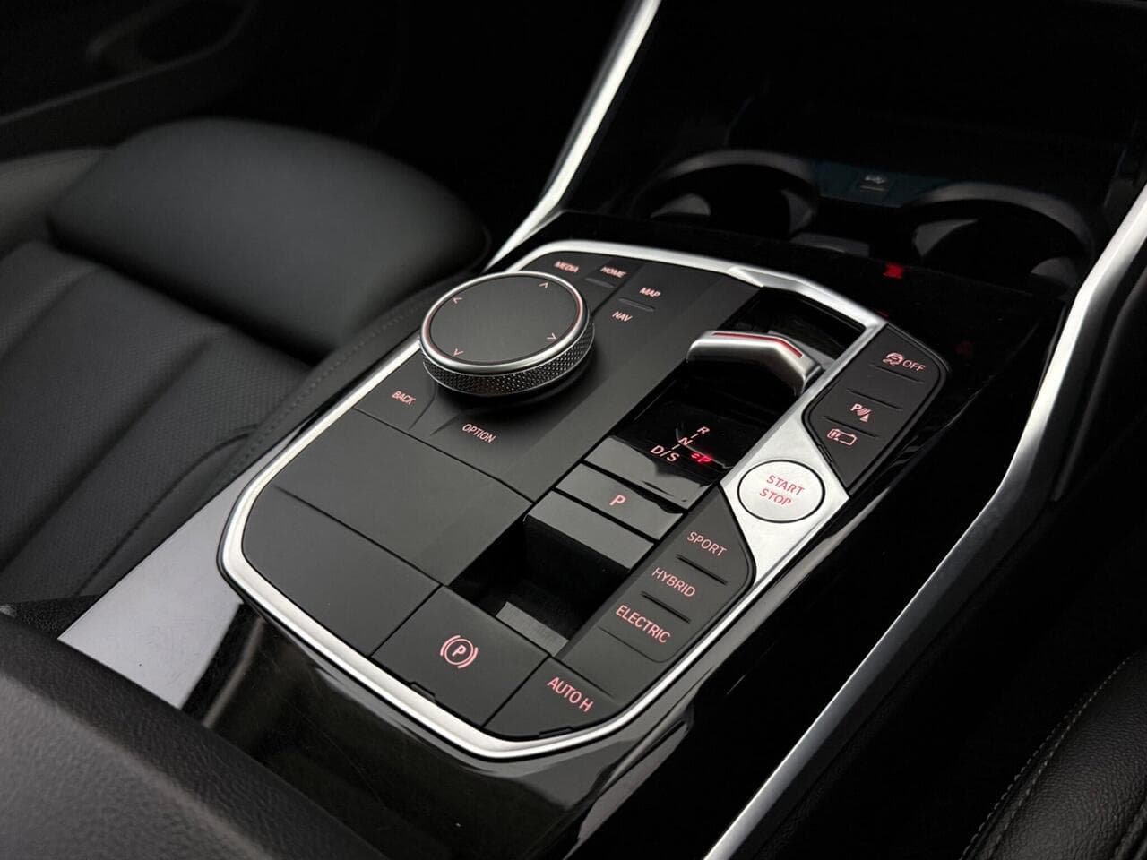 BMW 3 Series thumbnail Interior Front