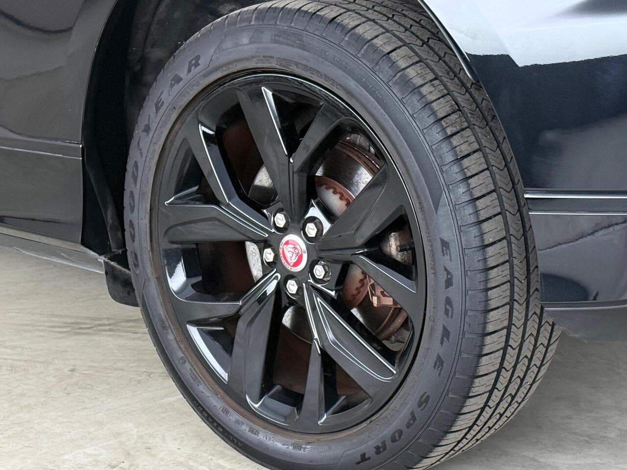 Jaguar I-PACE thumbnail Wheel