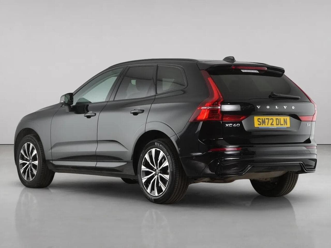 Volvo XC60 thumbnail Rear Left