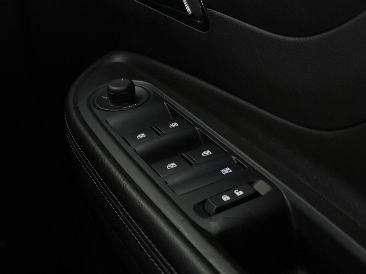 Vauxhall Mokka X thumbnail Misc Controls