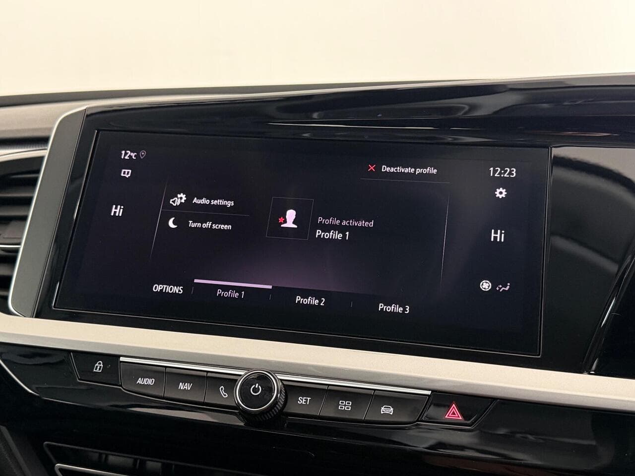 Vauxhall Grandland thumbnail Infotainment System