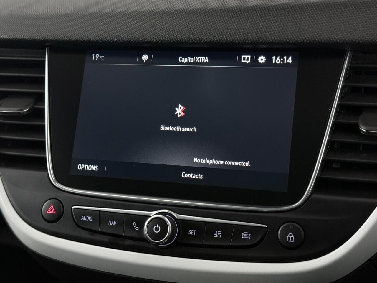 Vauxhall Crossland X thumbnail Infotainment System