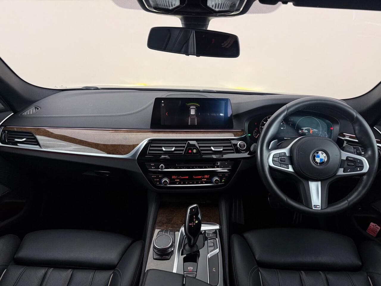BMW 5 Series thumbnail Interior Front
