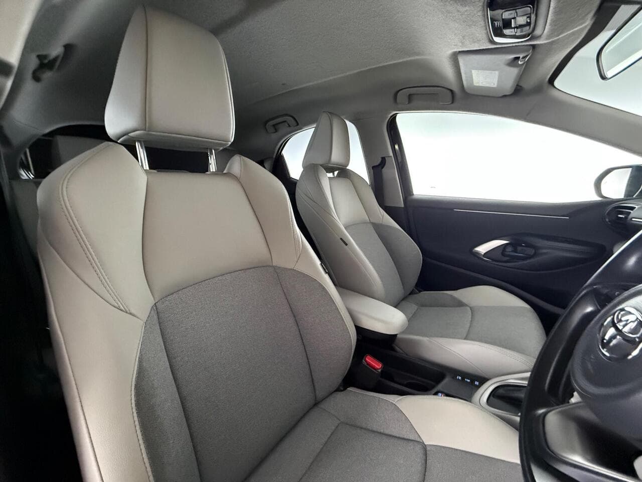 Toyota Yaris thumbnail Seat Driver