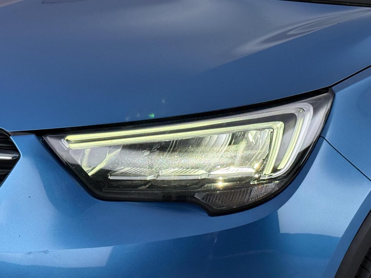 Vauxhall Crossland X thumbnail Lights Front