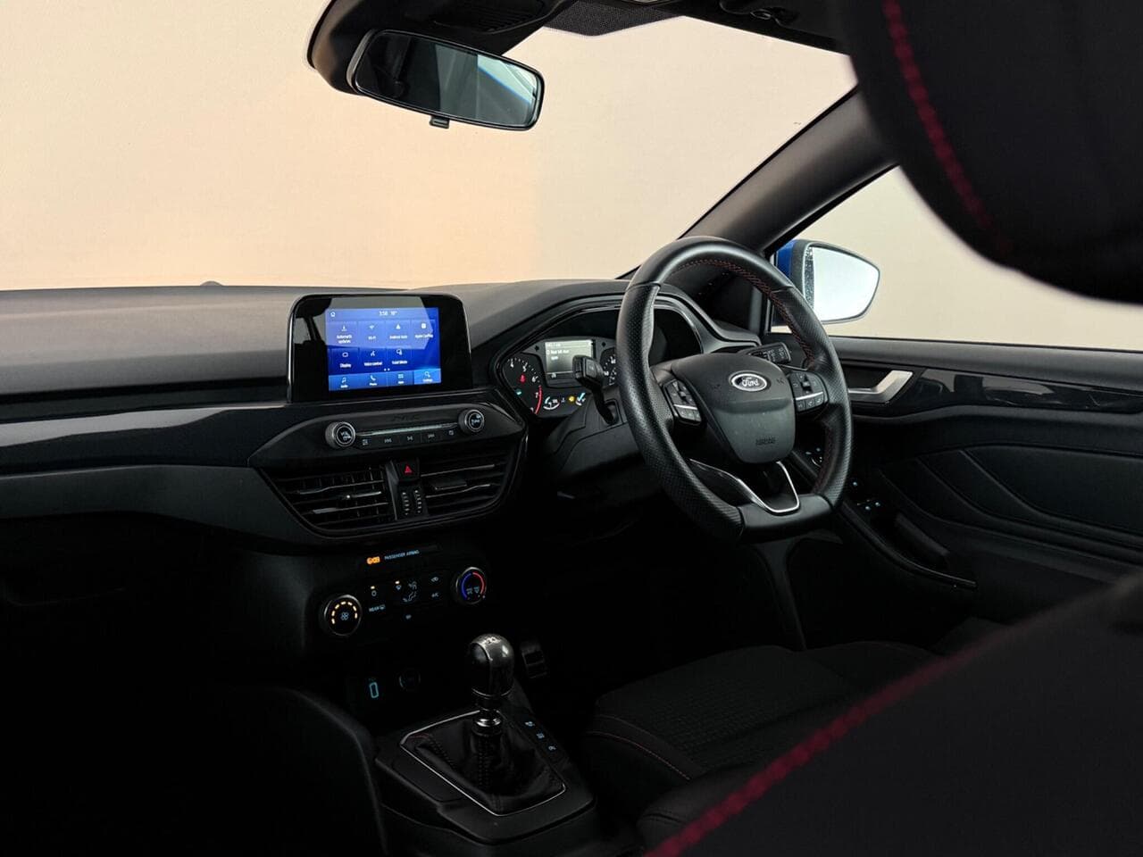 Ford Focus thumbnail Interior Front