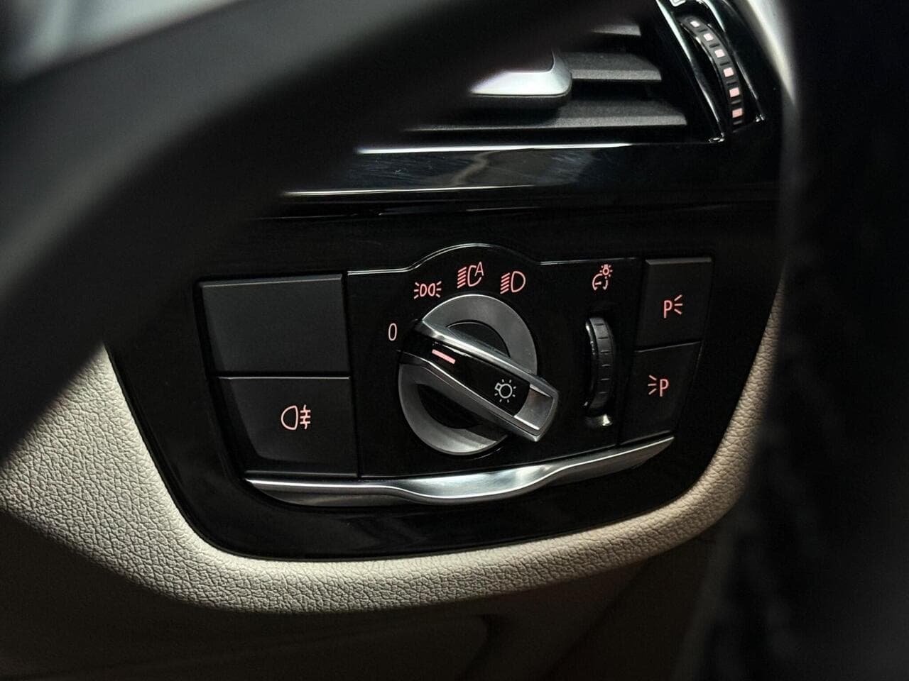 BMW 6 Series Gran Turismo thumbnail Misc Controls