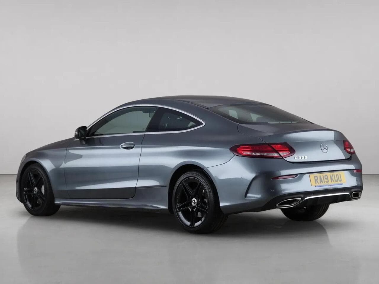 Mercedes-Benz C Class thumbnail Rear Left