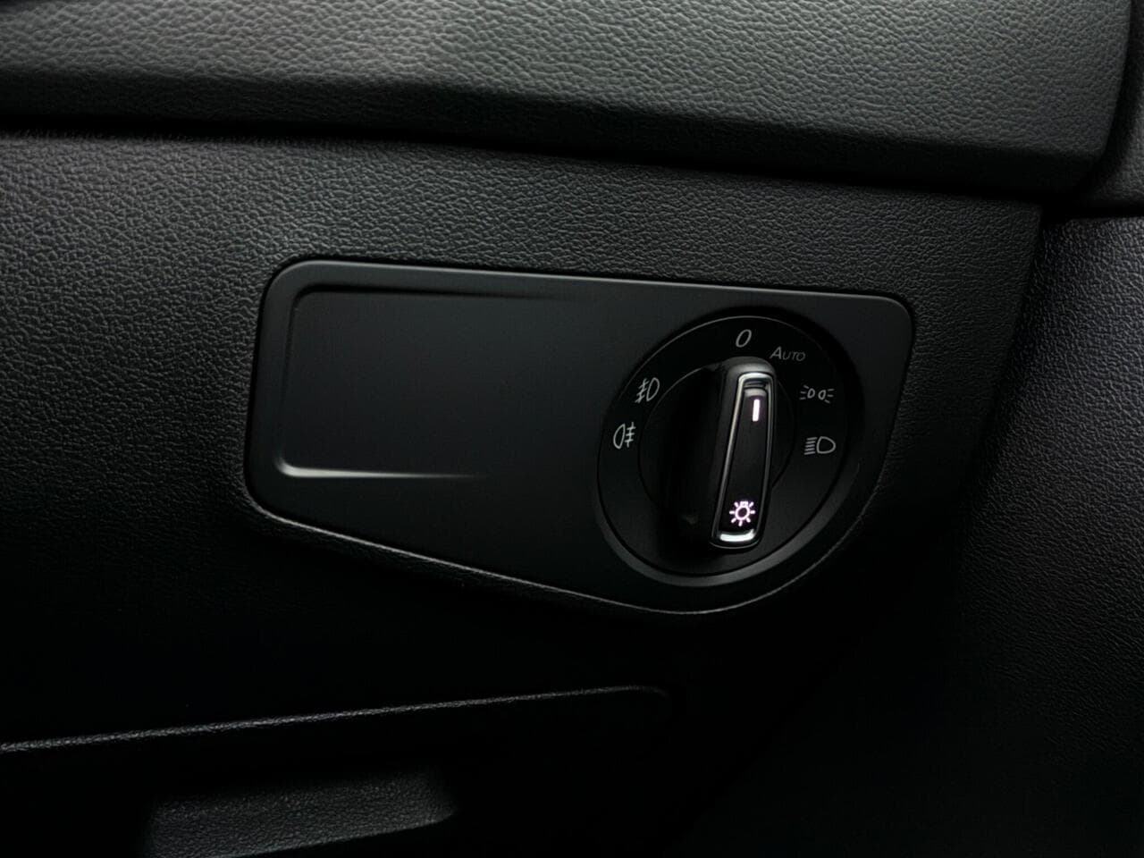 Volkswagen Tiguan thumbnail Misc Controls