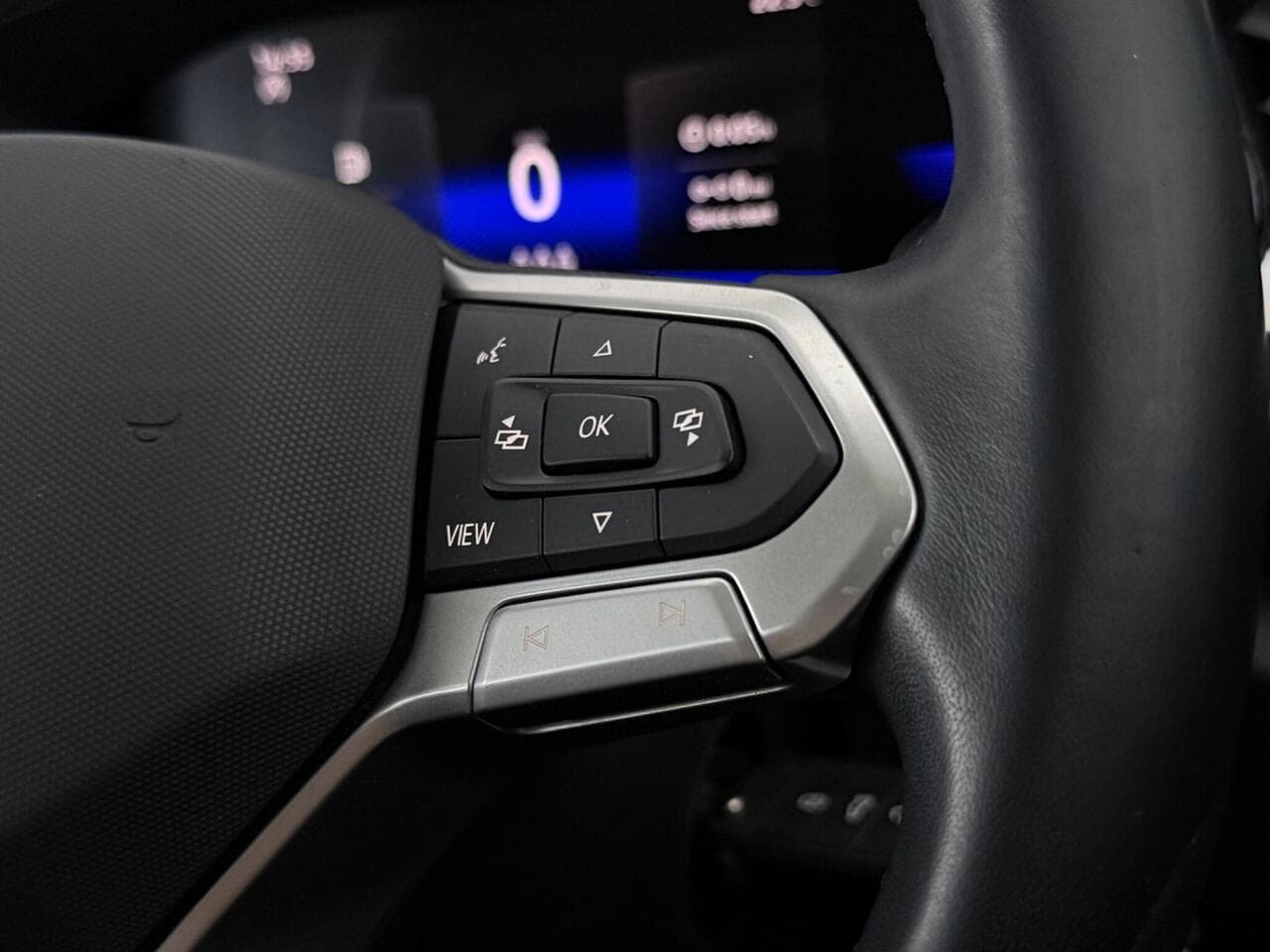 Volkswagen T-Roc thumbnail Misc Controls