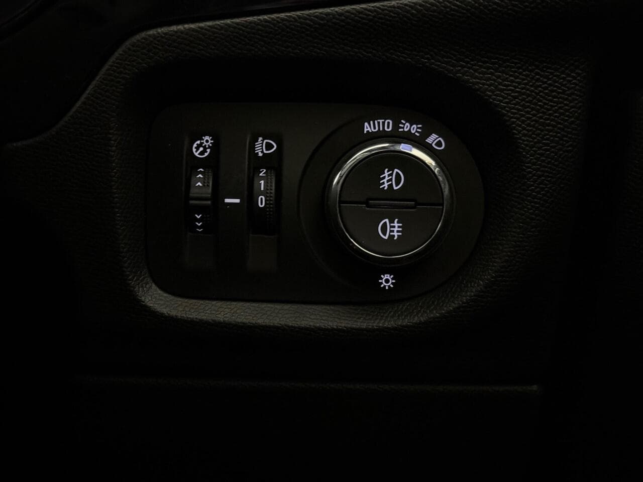 Vauxhall Corsa thumbnail Misc Controls