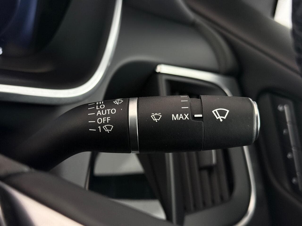 Jaguar I-PACE thumbnail Misc Controls