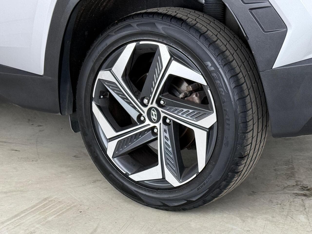 Hyundai TUCSON thumbnail Wheel