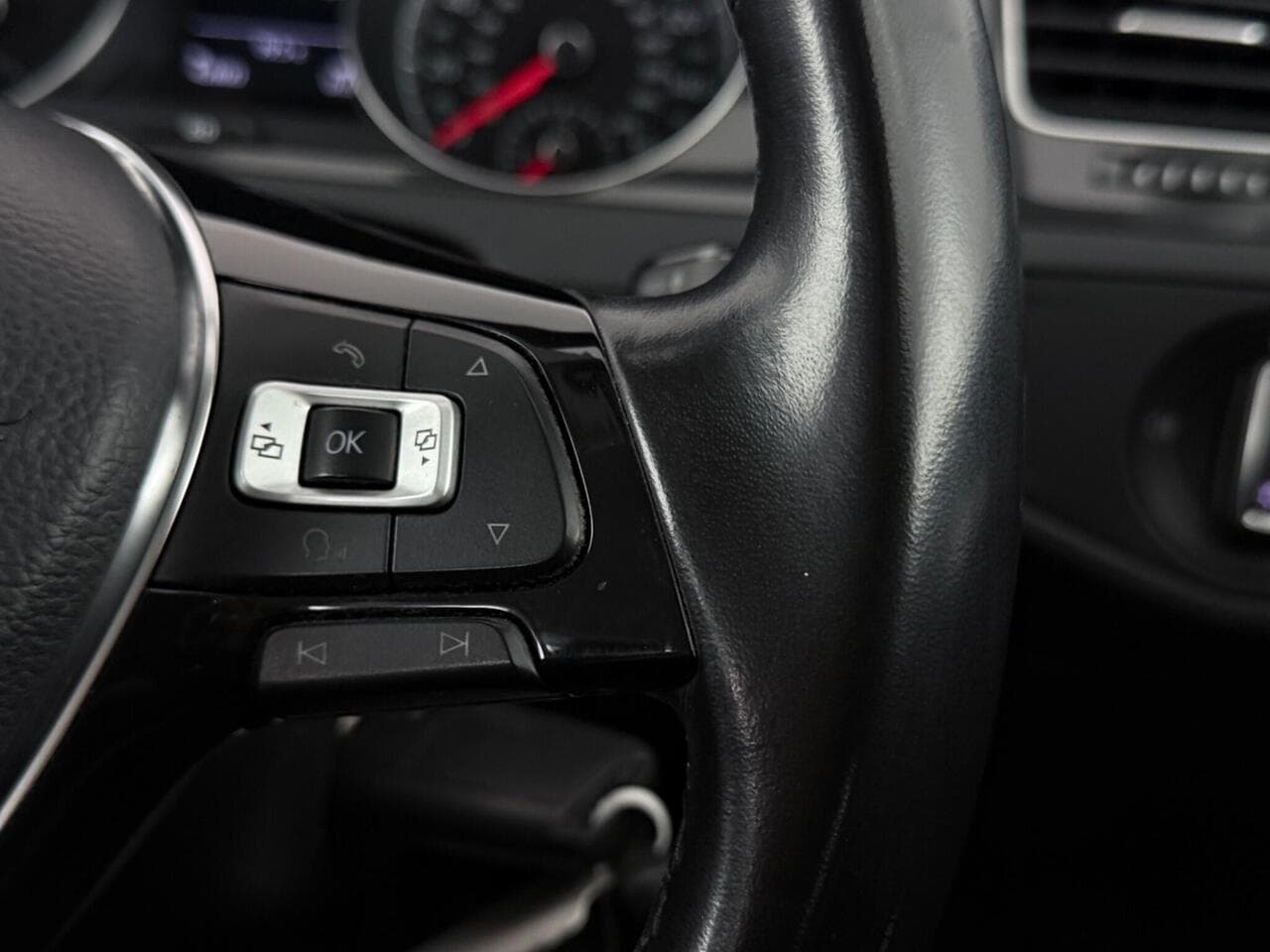 Volkswagen Golf thumbnail Misc Controls