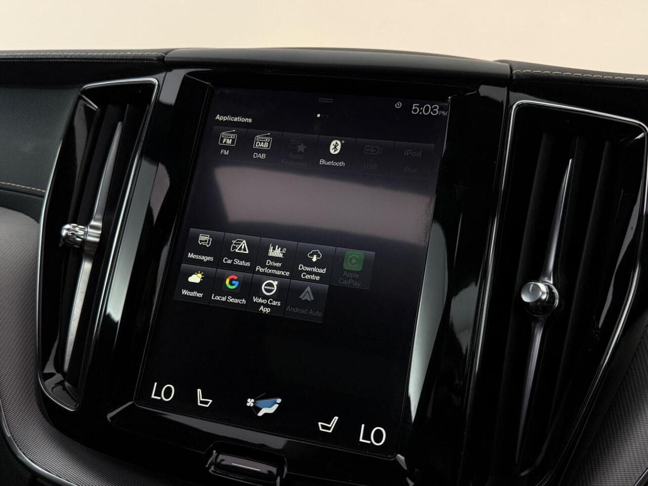 Volvo XC60 thumbnail Infotainment System