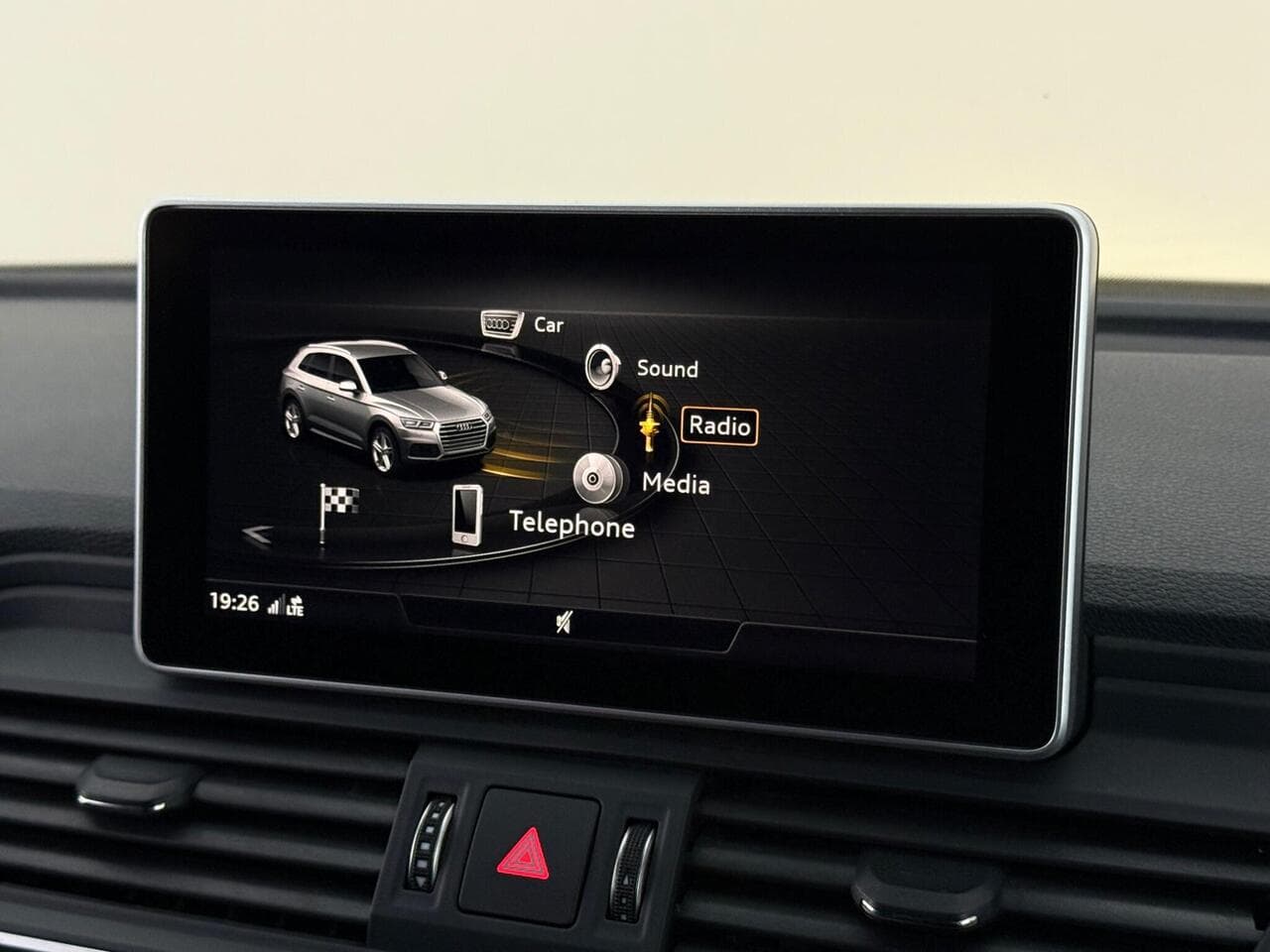 Audi Q5 thumbnail Infotainment System