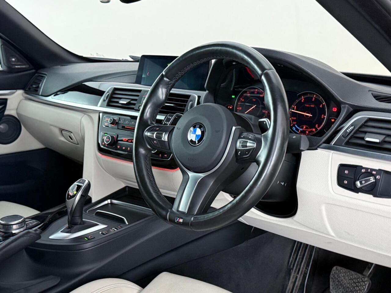 BMW 4 Series thumbnail Interior Front