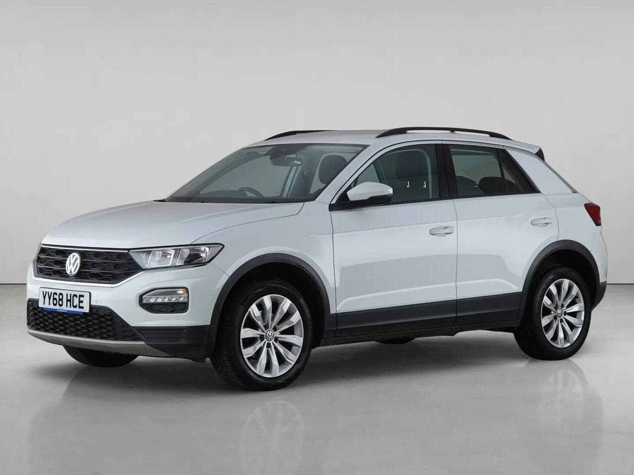 Volkswagen T-Roc thumbnail Front Left