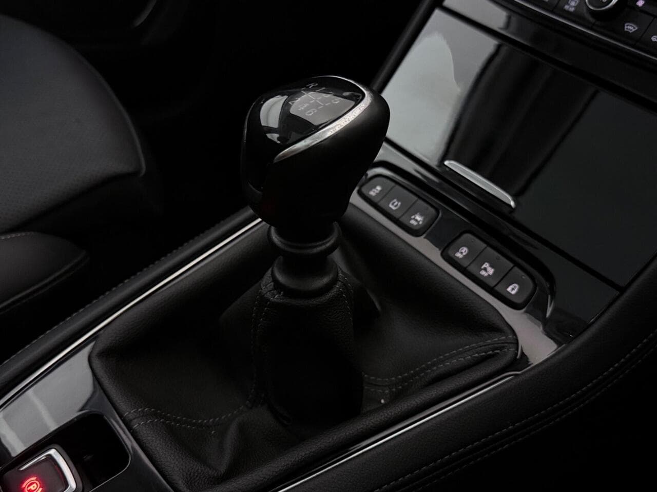 Vauxhall Grandland X thumbnail Interior Front