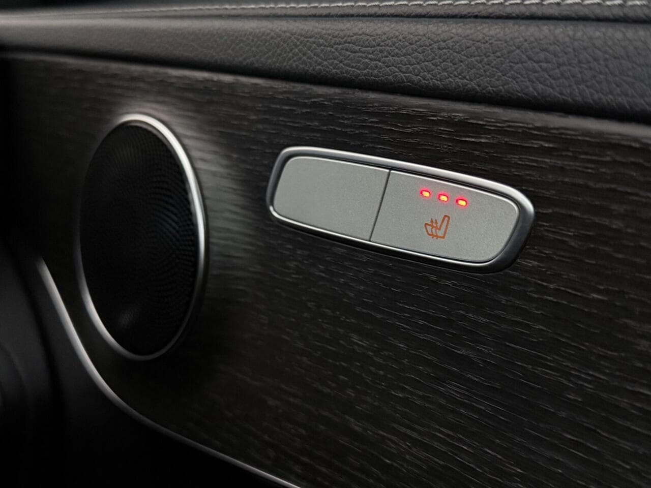 Mercedes-Benz C Class thumbnail Misc Controls