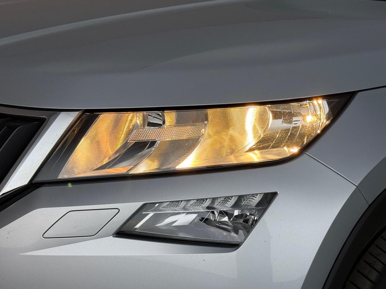 Skoda Kodiaq thumbnail Lights Front