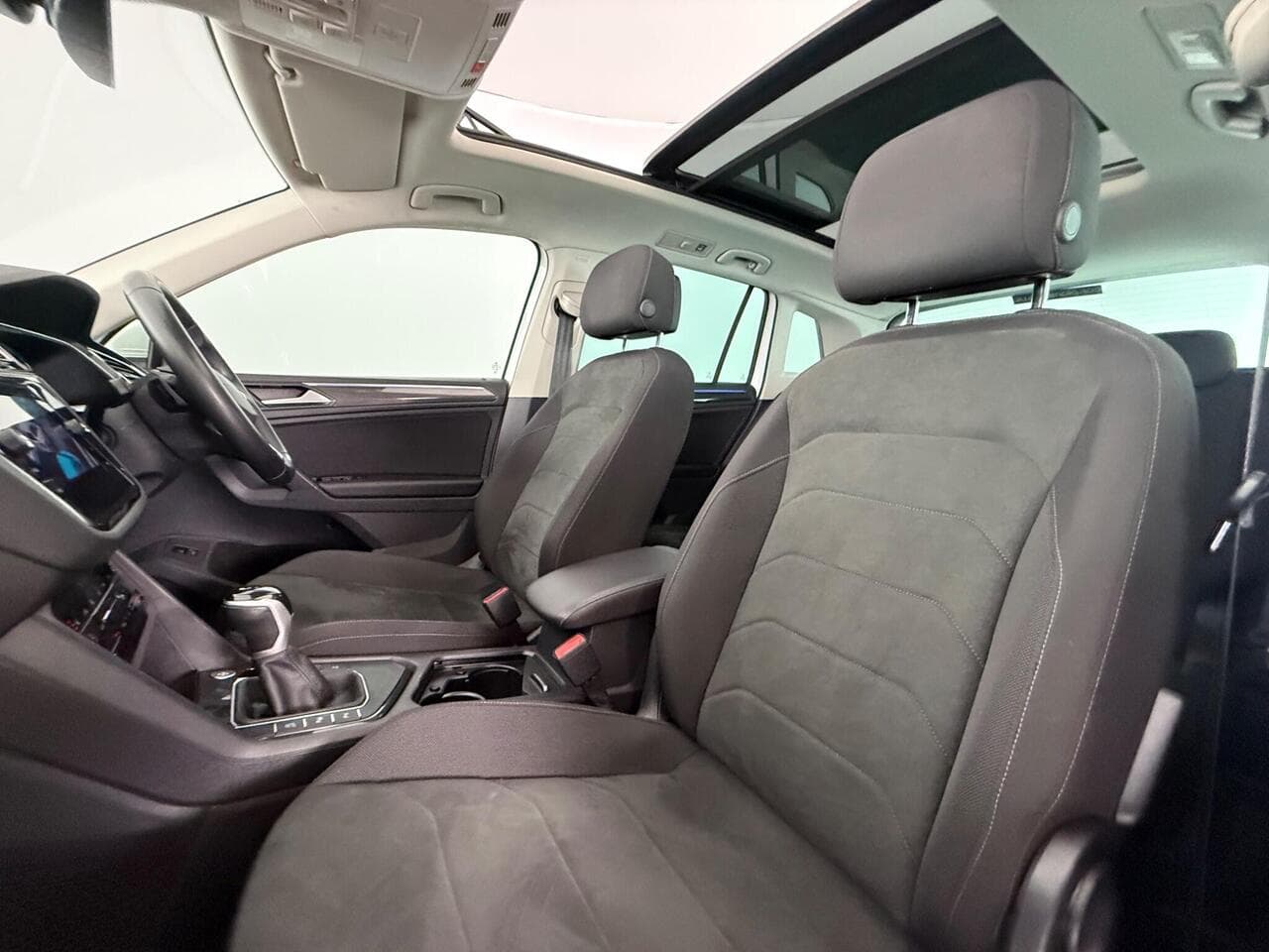 Volkswagen Tiguan thumbnail Seat Front Passenger