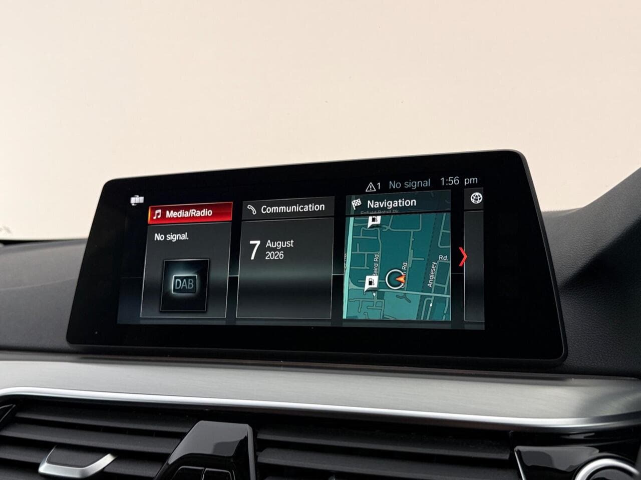 BMW 5 Series thumbnail Infotainment System