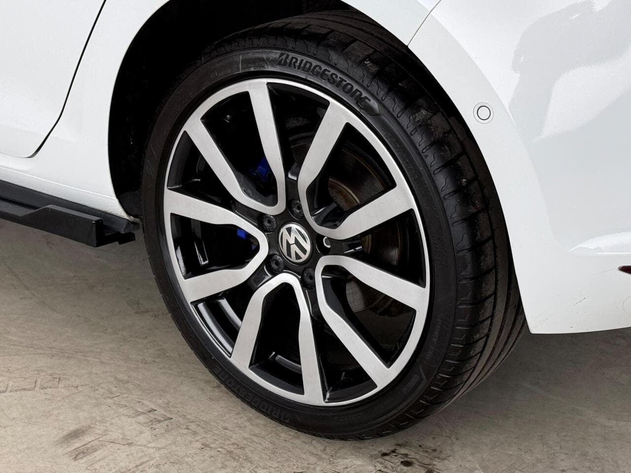 Volkswagen Golf thumbnail Wheel