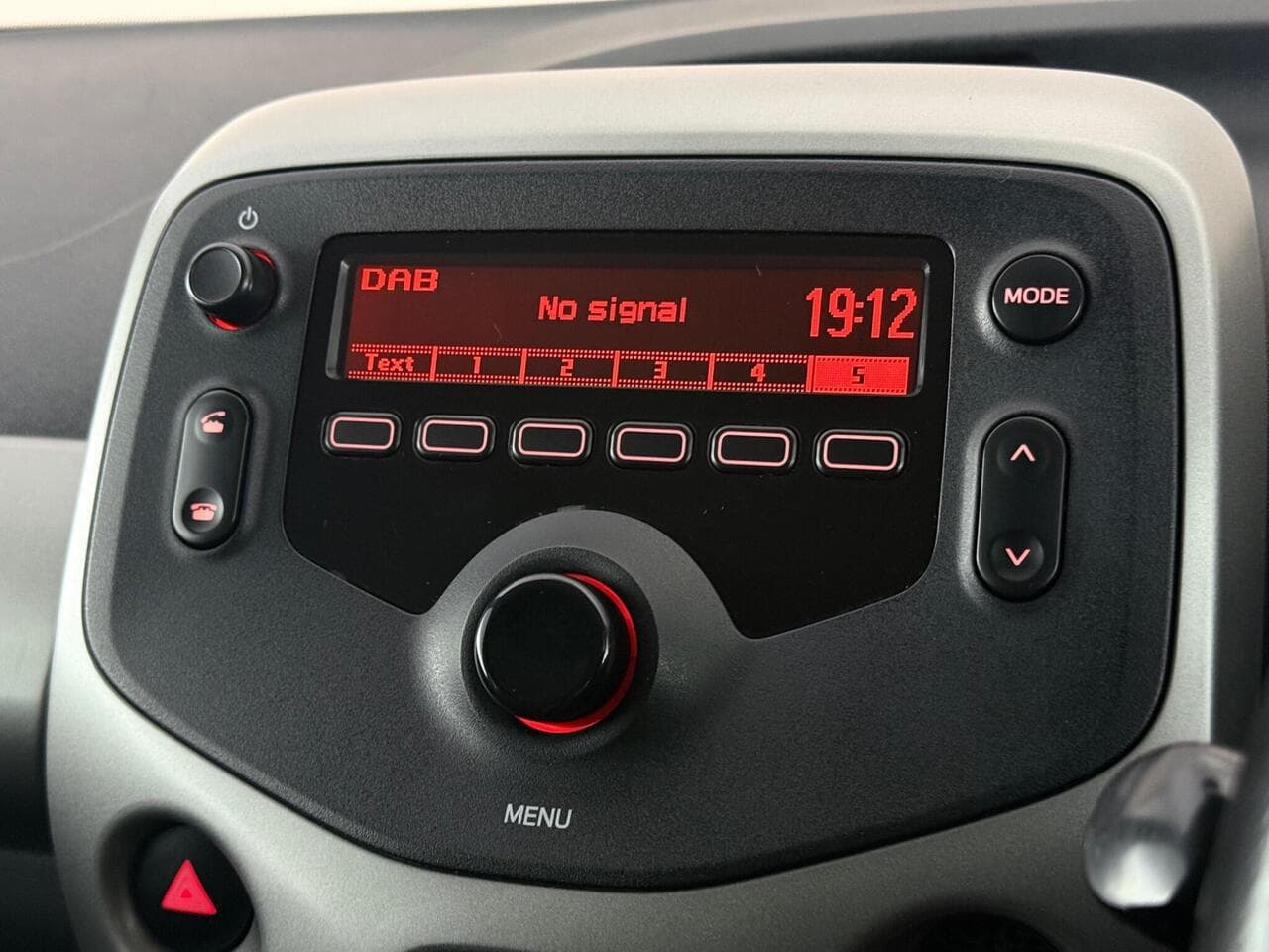 Toyota AYGO thumbnail Infotainment System