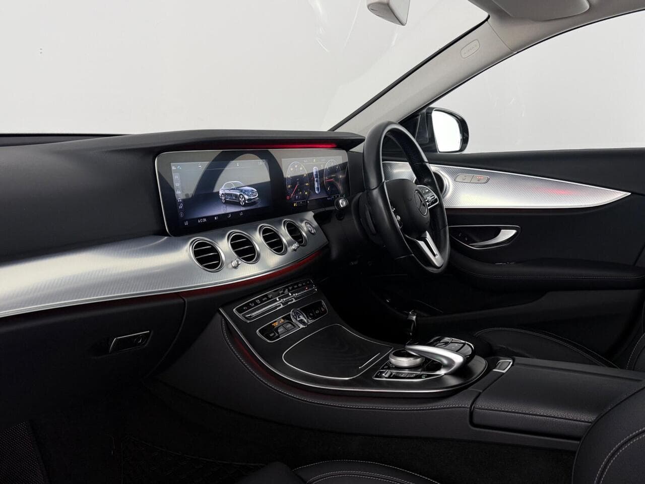 Mercedes-Benz E Class thumbnail Interior Front