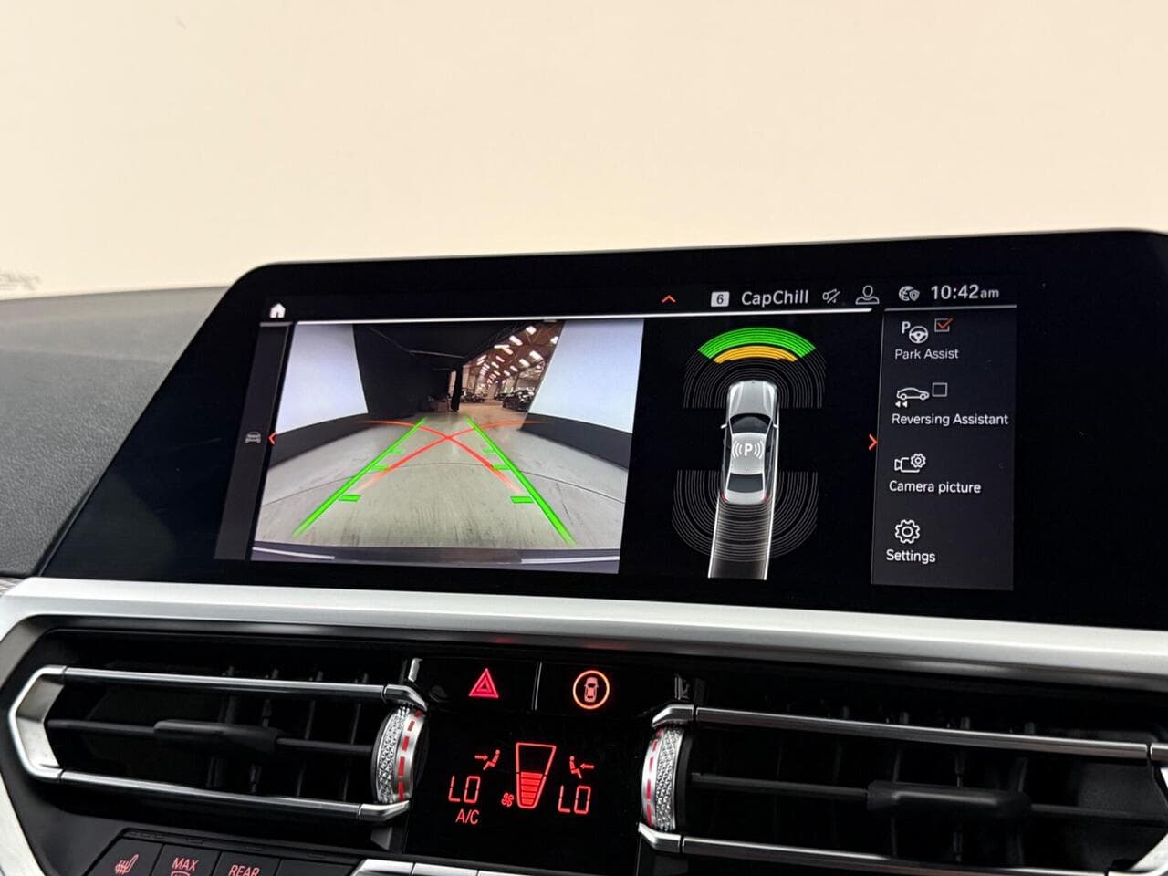 BMW 3 Series thumbnail Infotainment System