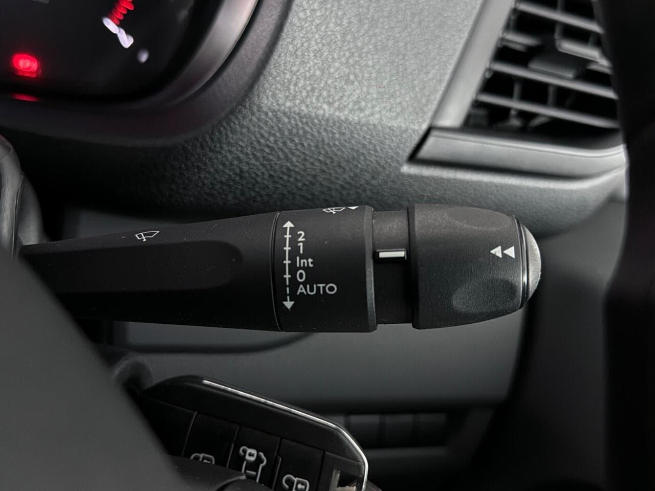 Citroen Dispatch thumbnail Misc Controls