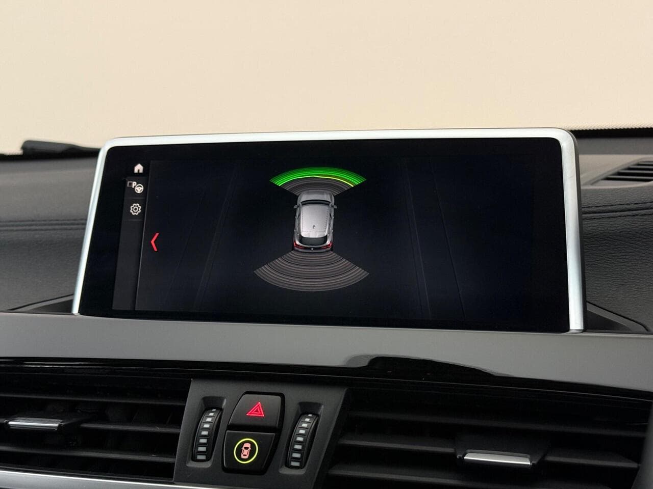 BMW X2 thumbnail Infotainment System