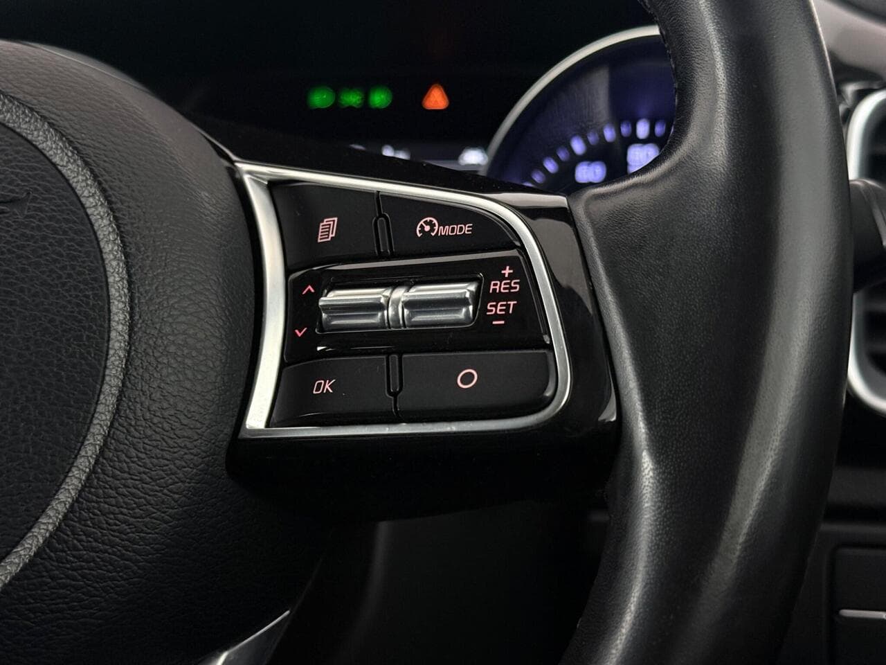 Kia XCeed thumbnail Misc Controls