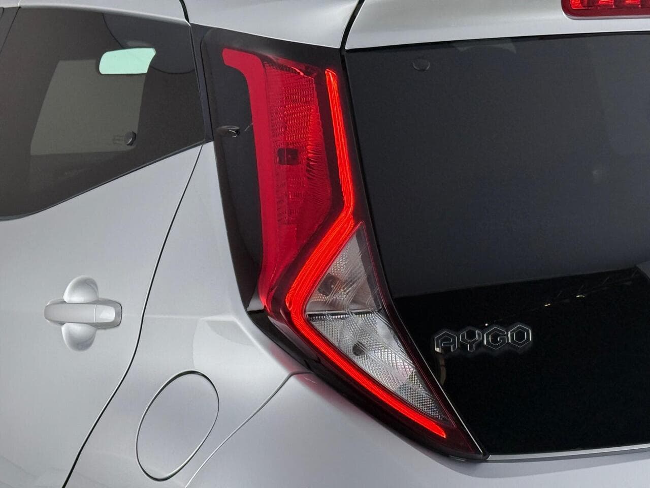 Toyota AYGO thumbnail Lights Rear