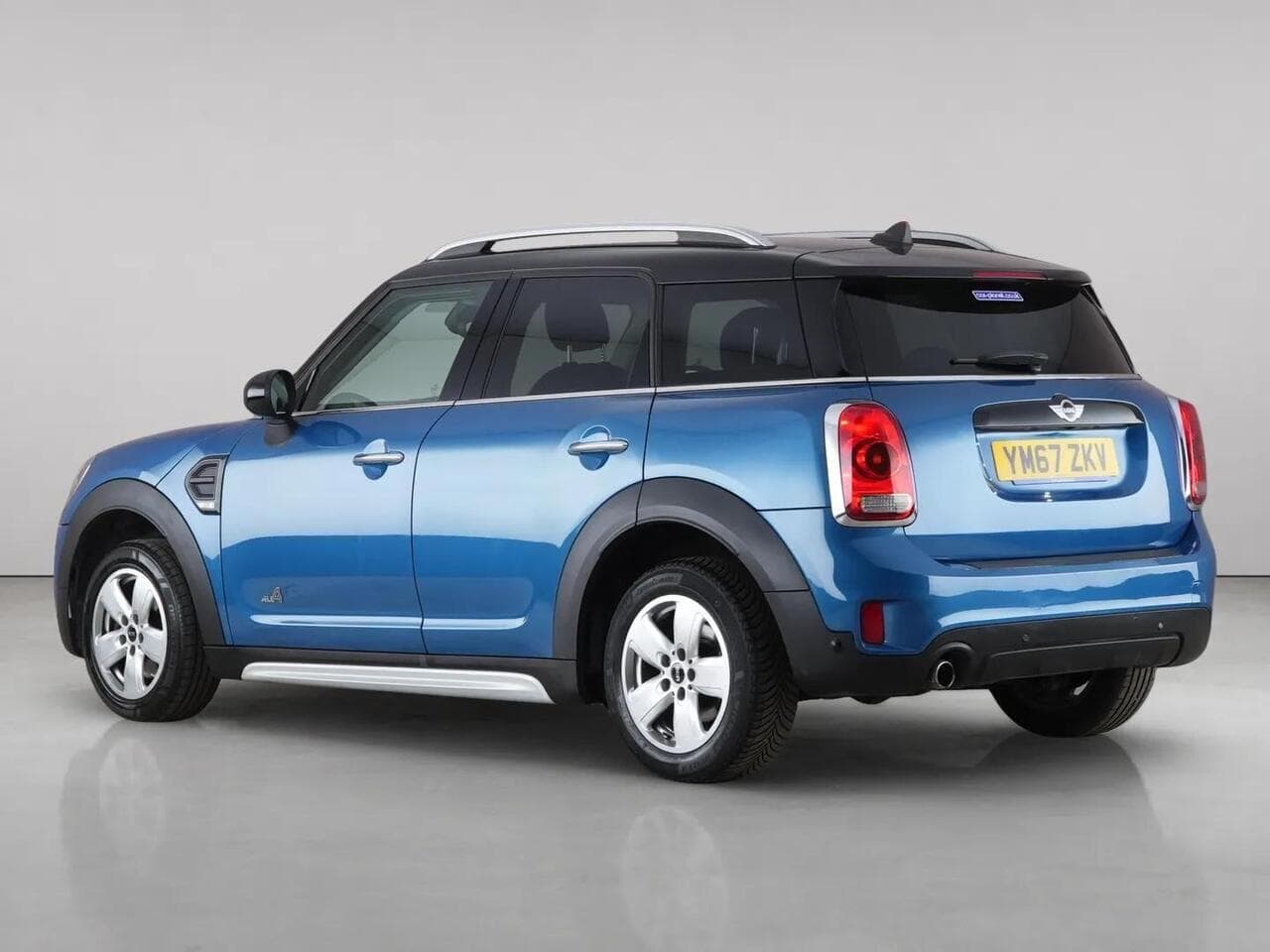 MINI Countryman thumbnail Rear Left