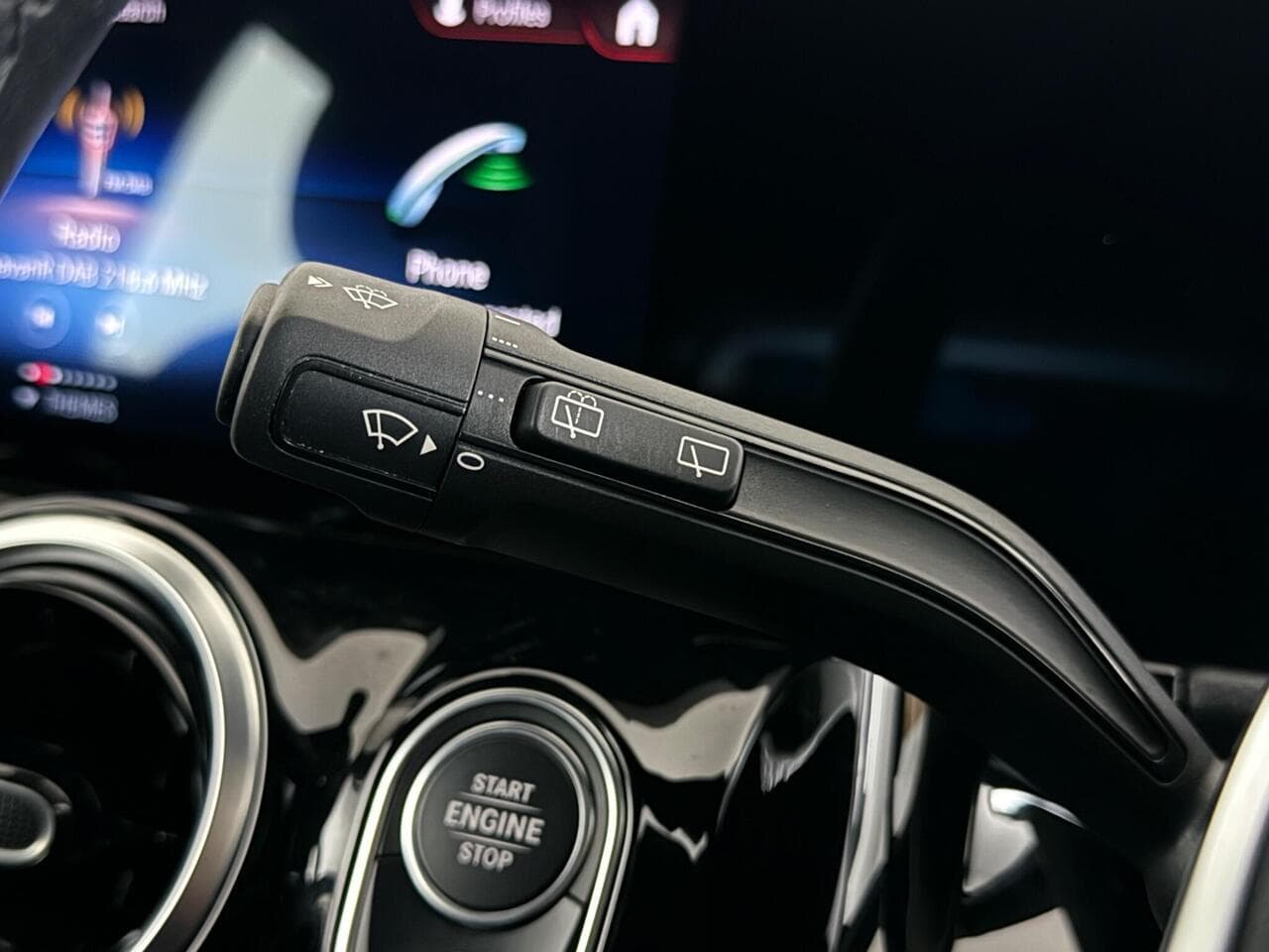 Mercedes-Benz GLA thumbnail Misc Controls