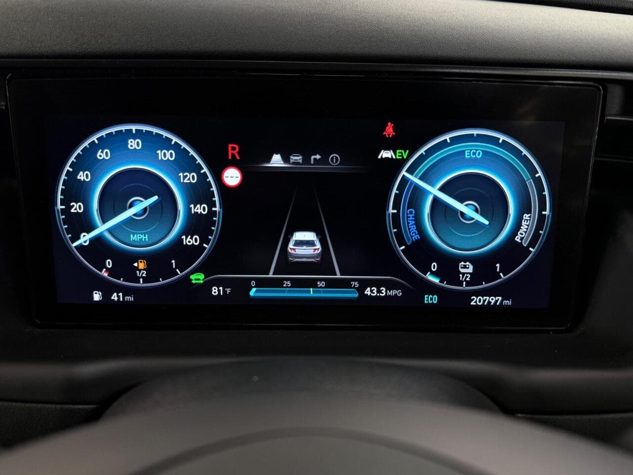 Hyundai TUCSON thumbnail Driver Instruments
