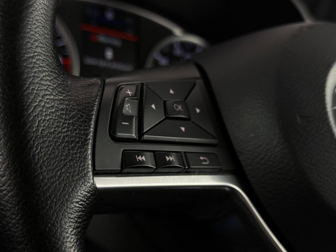 Nissan Micra thumbnail Misc Controls