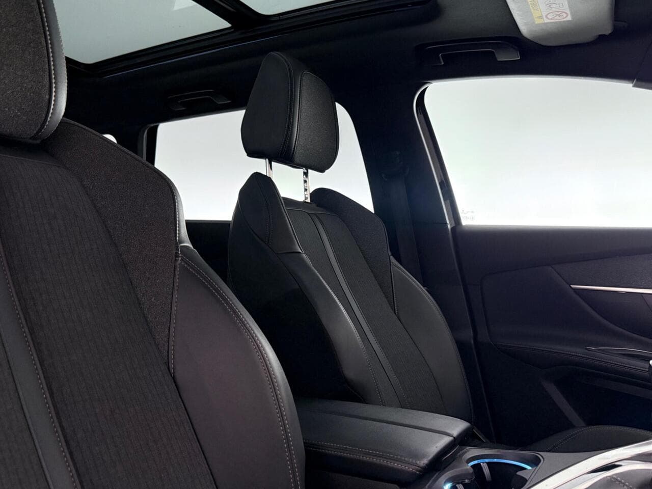 Peugeot 5008 thumbnail Seat Front Passenger