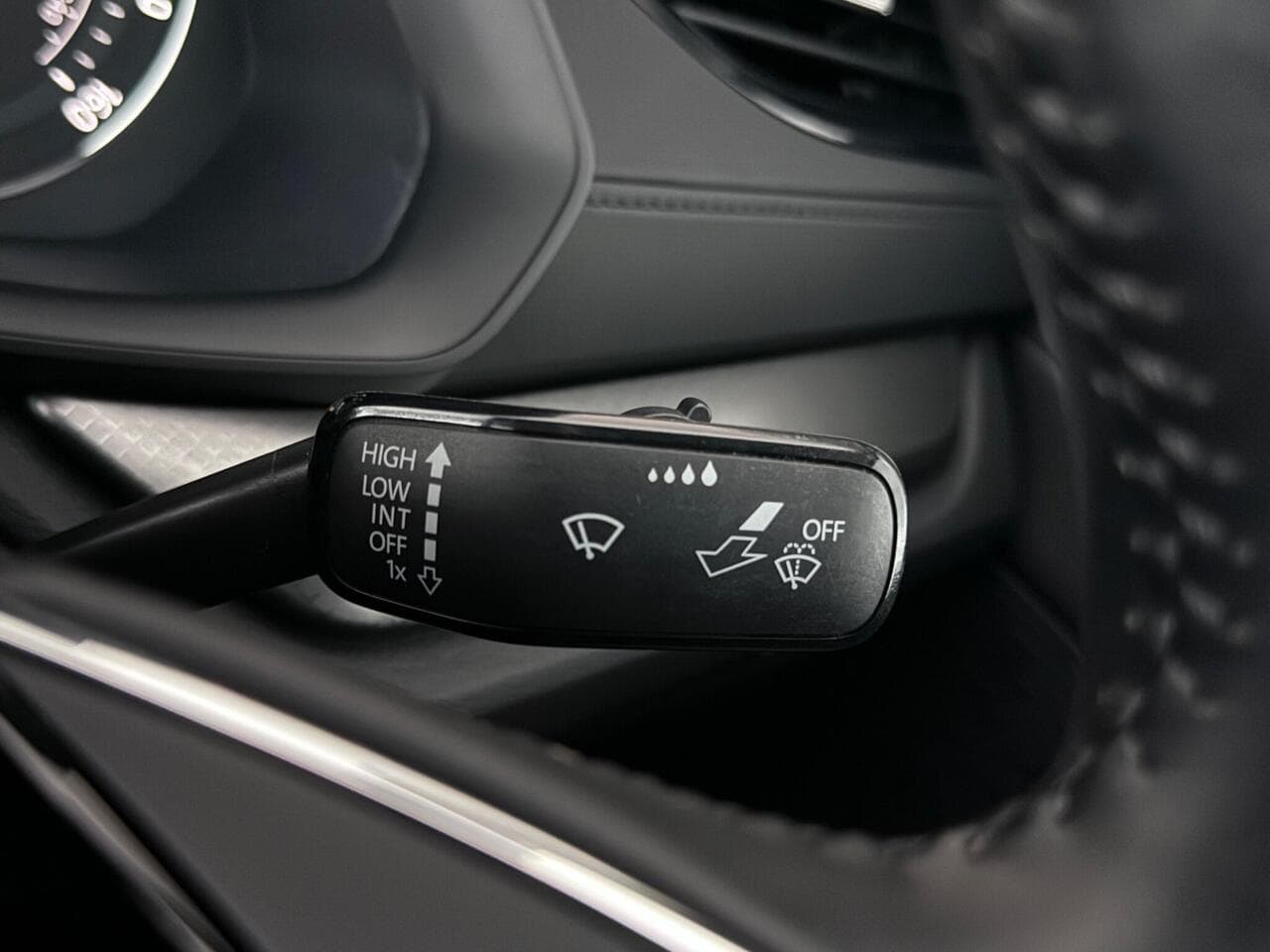 Skoda Octavia thumbnail Misc Controls