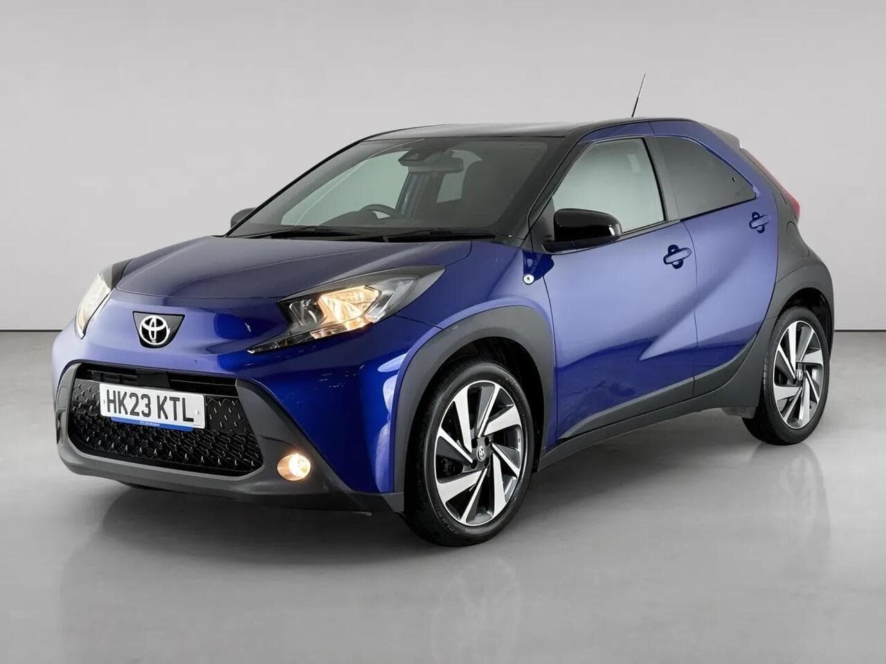 Toyota Aygo X thumbnail Front Left
