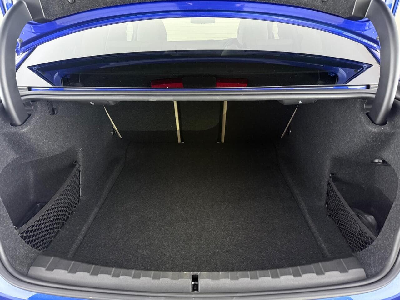 BMW 3 Series thumbnail Boot