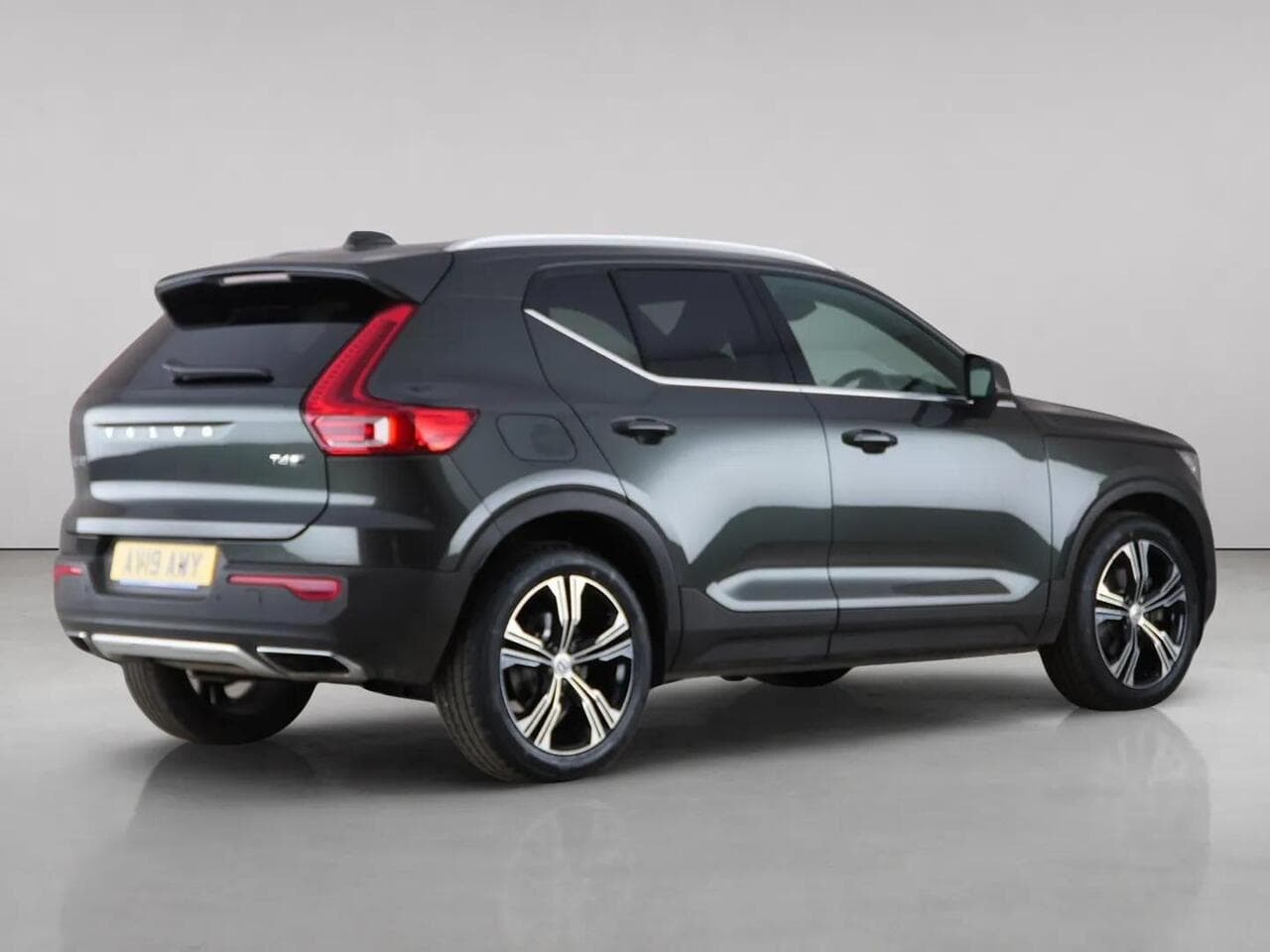 Volvo XC40 thumbnail Rear Right