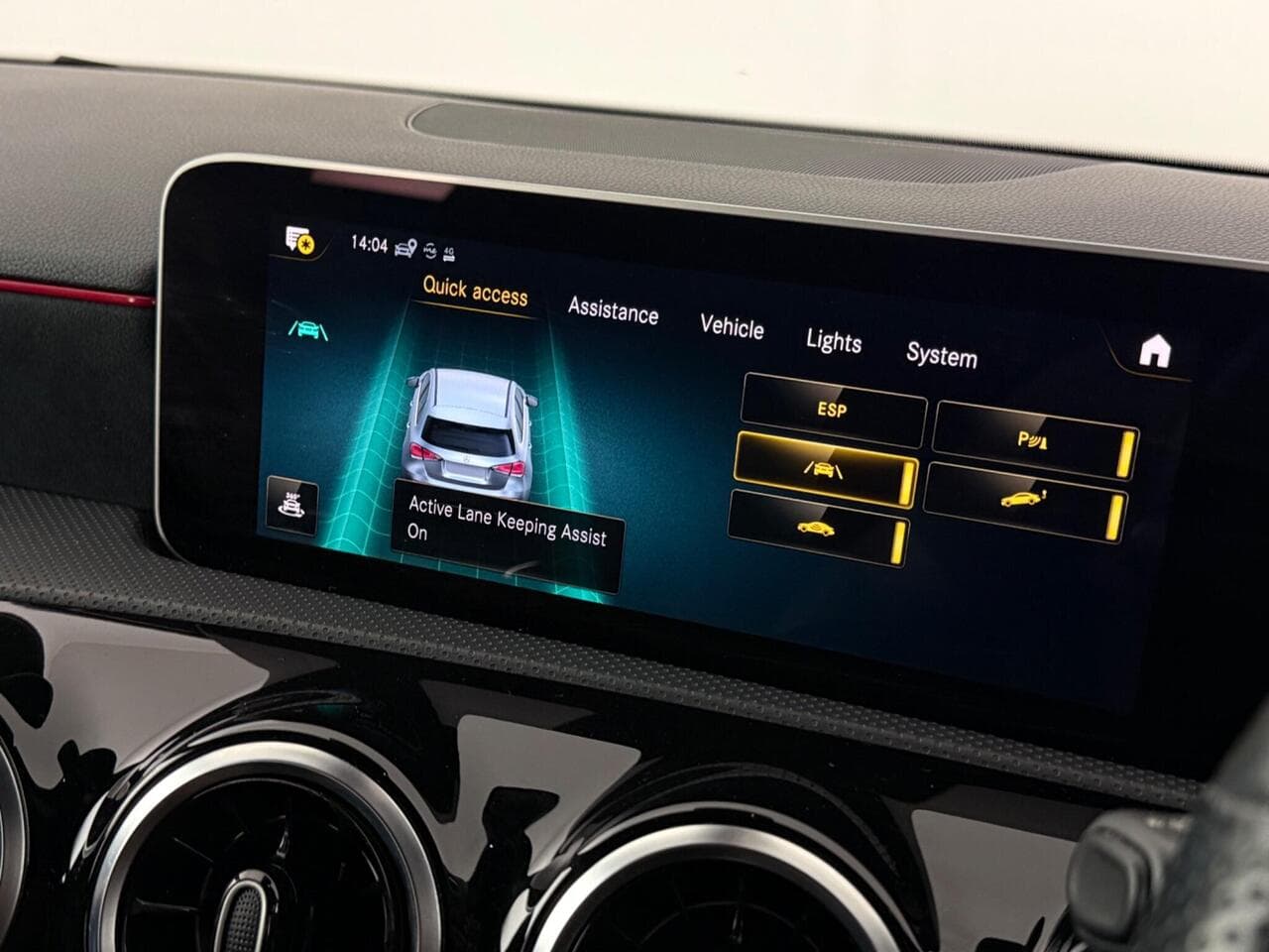 Mercedes-Benz A Class thumbnail Infotainment System