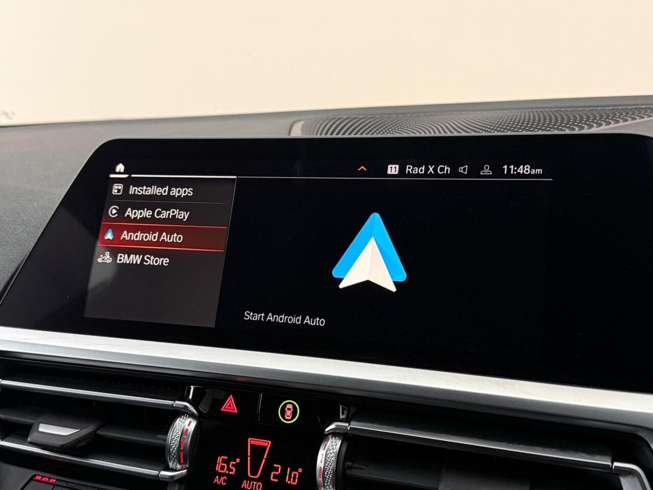 BMW 3 Series thumbnail Infotainment System