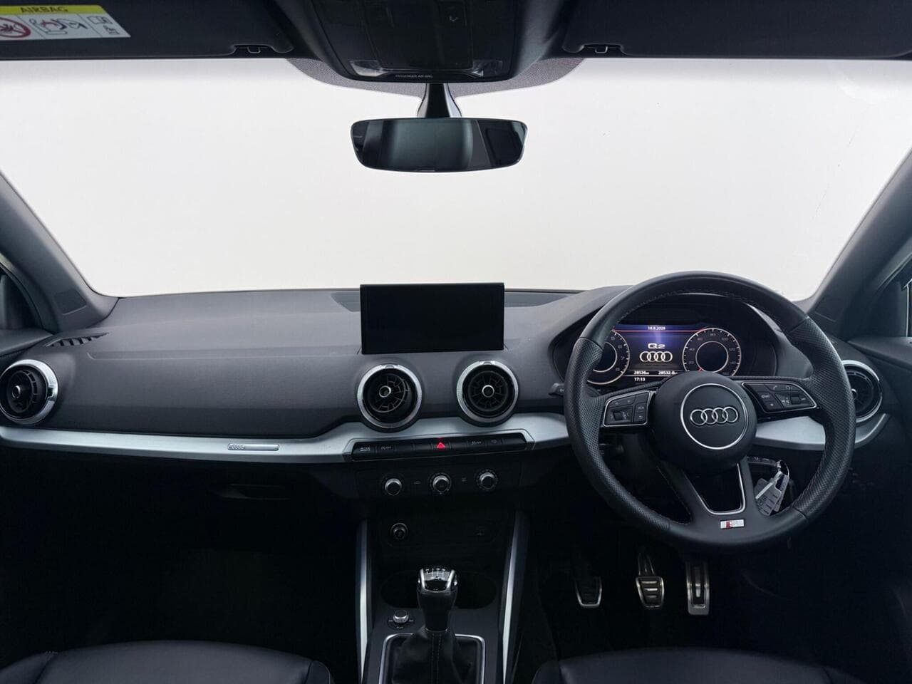 Audi Q2 thumbnail Interior Front